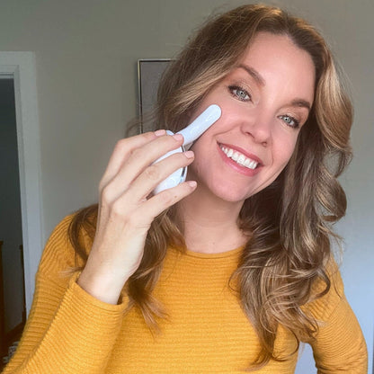 Contoura™ Chin & Neck Tightening Device - Multispecteral Light & EMS Microcurrents